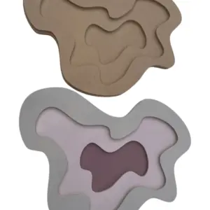 שני תבניות יצירה לאפוקסי בעיצובים אורגניים, מושלמות ליצירות אומנות.